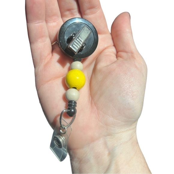 New - Butterfly badge reel - Picture 4 of 5